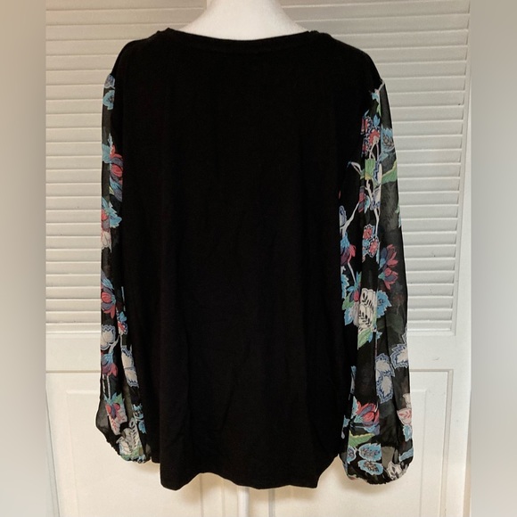NWT Tahari Floral Sleeve Print Blouse Plus Size 3X - Picture 6 of 11